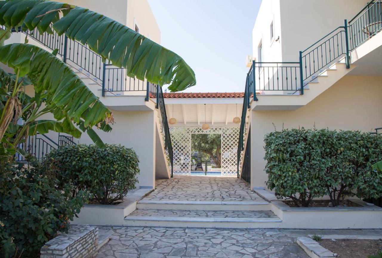 Oliva Holiday Homes Dhiyellótika Exterior foto